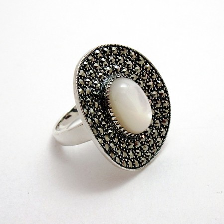 Large Oval Marcasite and Mother of Pearl Ring - Click Image to Close